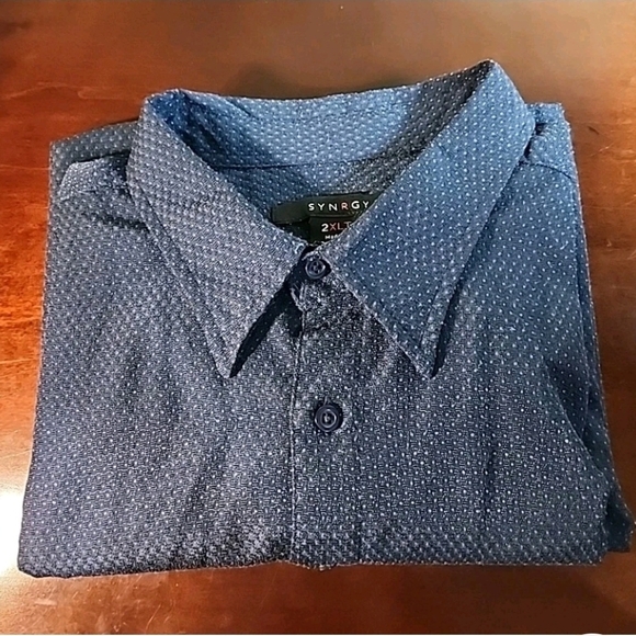 Synrgy Men's 2XLT Short Sleeve Collared Poly Blue "Flecked Design" Button-Up - Picture 6 of 6